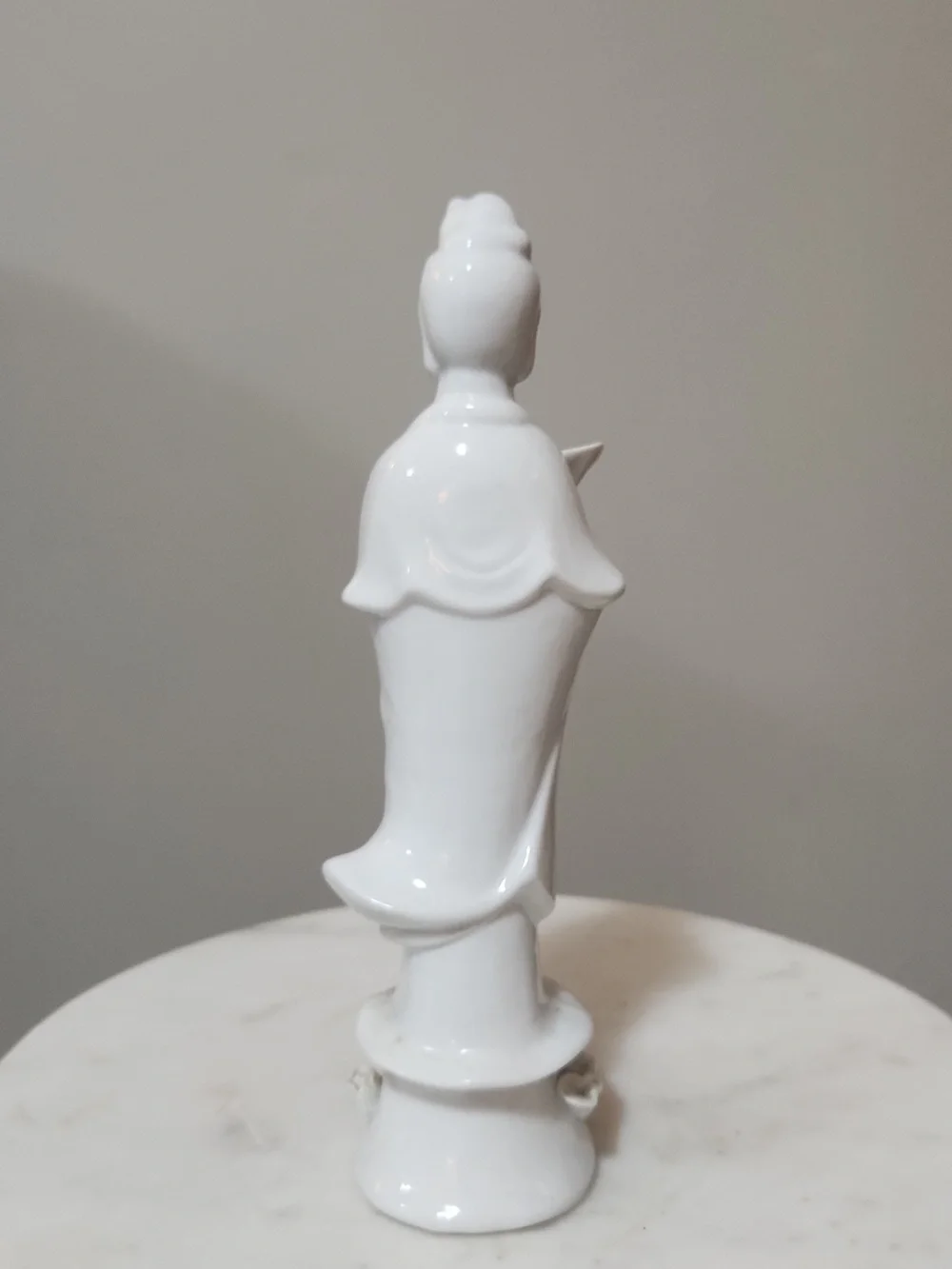 White Blanc De Chine Porcelain Guanyin Statue - Decorative Home Accent - Picture 6 of 11